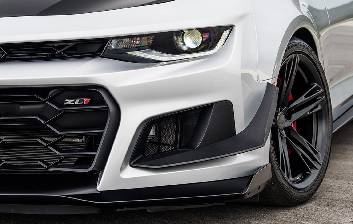 Second image of 2017 - 24 Camaro ZL1 1LE OEM Dive Plane Package
