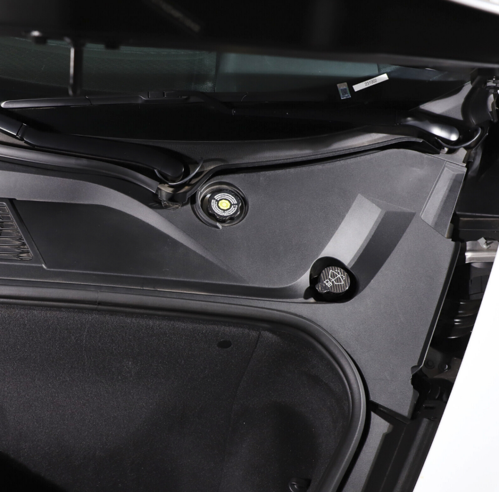 C8 Corvette Real Carbon Fiber Engine Oil Coolant Water Tank Cap Cover Kit C8 Corvette Real Carbon Fiber Engine Oil Coolant Water Tank Cap Cover Kit