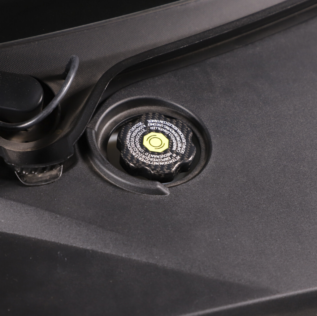 C8 Corvette Real Carbon Fiber Engine Oil Coolant Water Tank Cap Cover Kit C8 Corvette Real Carbon Fiber Engine Oil Coolant Water Tank Cap Cover Kit