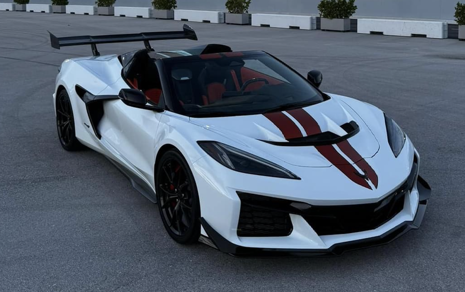 🏎️ New Arrival: C8 Corvette Carbon Fiber ZR1 Hood & Rear Wing! 🏁