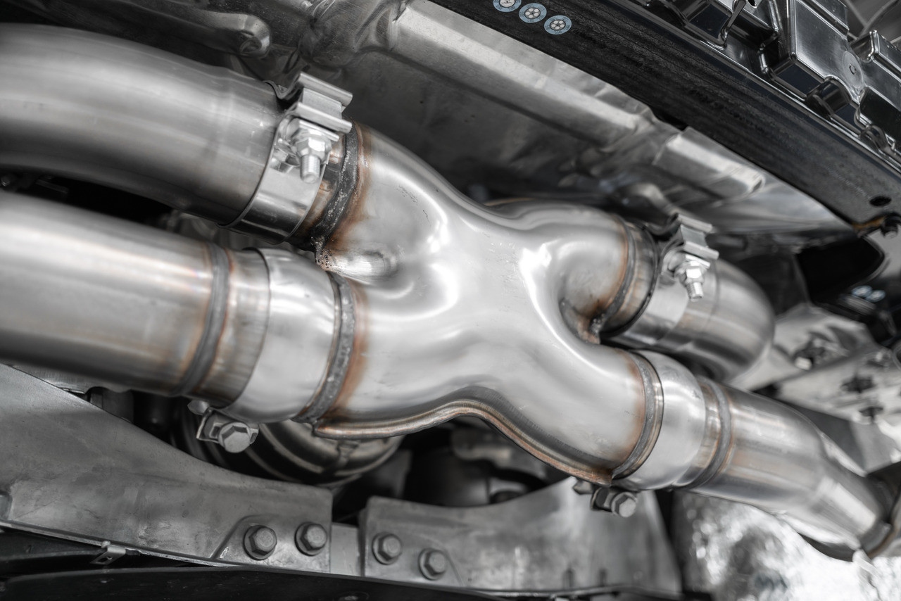 Second image of C8 Corvette MBRP Stingray 3" Quad Split Rear Outlet Cat-Back Exhaust - Carbon Tips